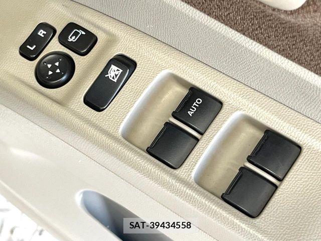 Nissan ROOX 2010-09 8368491-5