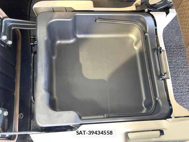 Nissan ROOX 2010-09 8368491-6