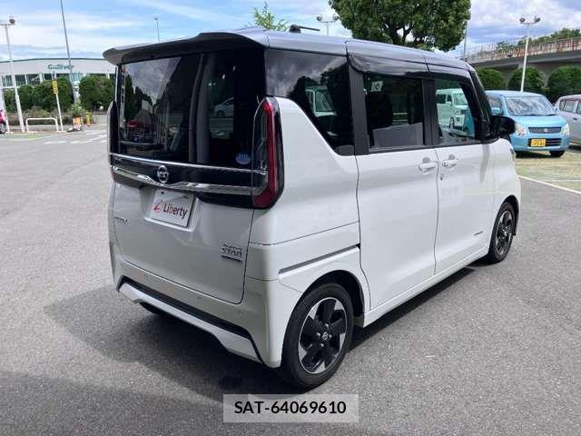 Nissan ROOX 2021-08 8368452-8