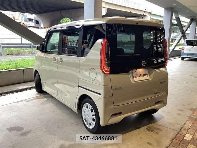 Nissan ROOX 2022-07 8368468-6