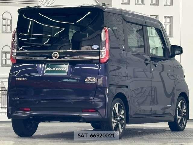 Nissan ROOX 2021-11 8368444-8