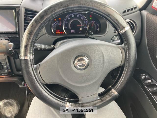 Nissan ROOX 2012-03 8368495-14