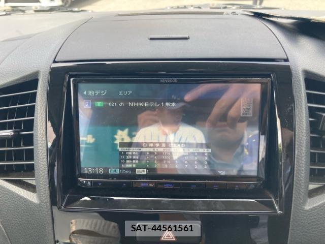 Nissan ROOX 2012-03 8368495-19