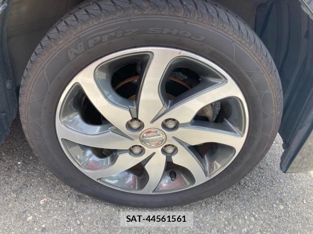Nissan ROOX 2012-03 8368495-5