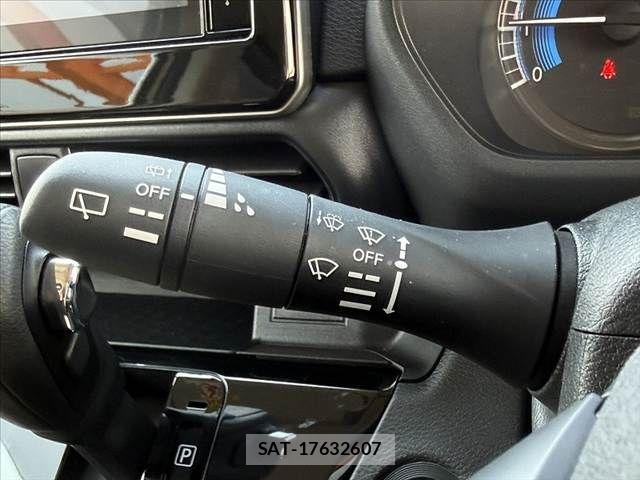 Nissan ROOX 2024-07 8368417-26