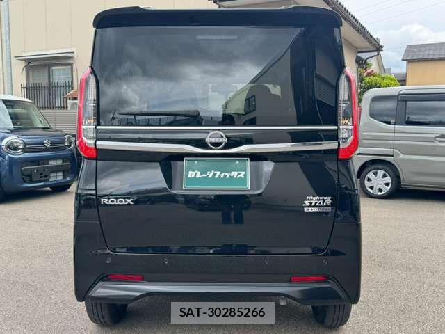 Nissan ROOX 2025-02 8368421-7