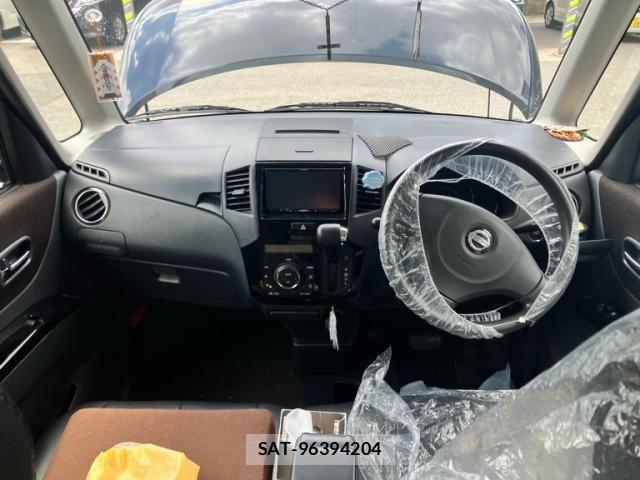 Nissan ROOX 2010-07 8368490-16