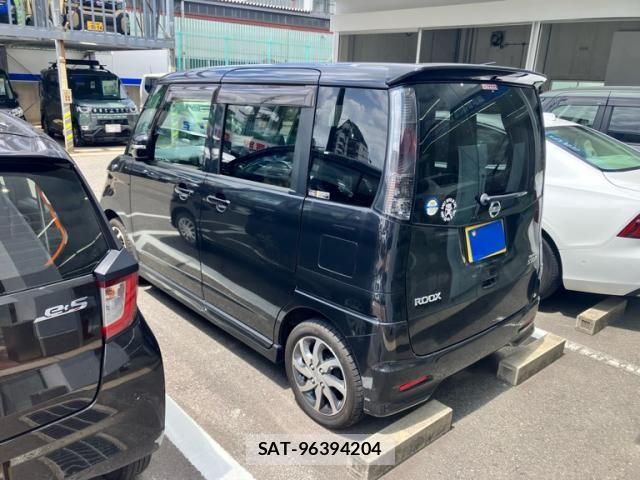 Nissan ROOX 2010-07 8368490-4