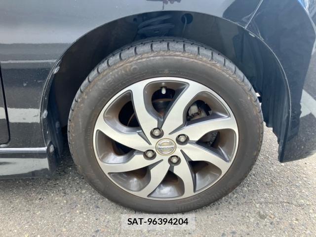 Nissan ROOX 2010-07 8368490-5