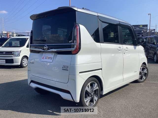 Nissan ROOX 2022-12 8368426-3