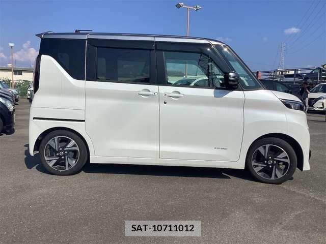 Nissan ROOX 2022-12 8368426-8