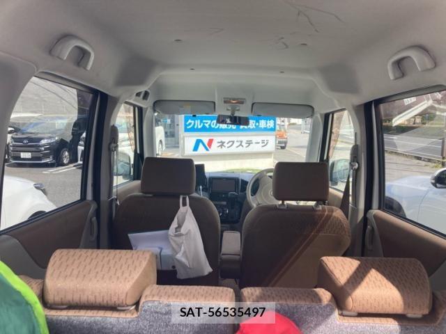 Nissan ROOX 2011-08 8368498-11