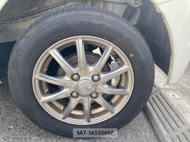 Nissan ROOX 2011-08 8368498-5