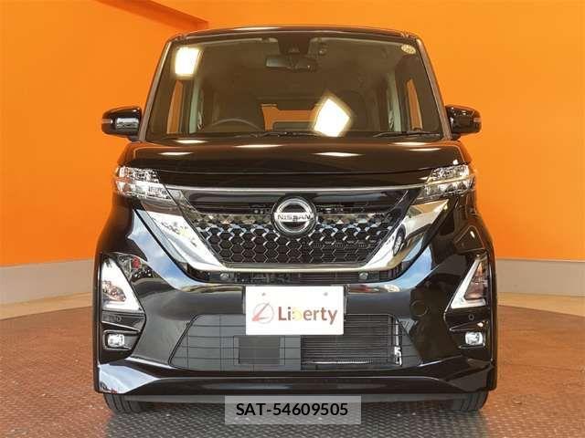 Nissan ROOX 2021-09 8368423-5