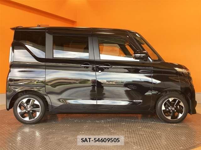 Nissan ROOX 2021-09 8368423-7