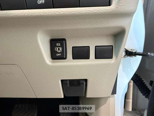 Nissan ROOX 2022-12 8372140-6