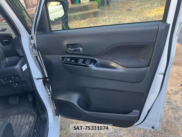 Nissan ROOX 2022-02 8372143-17