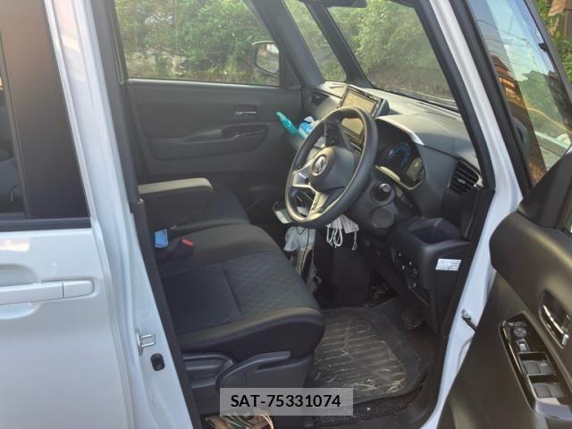 Nissan ROOX 2022-02 8372143-18