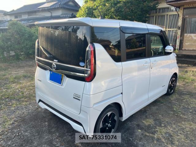Nissan ROOX 2022-02 8372143-6