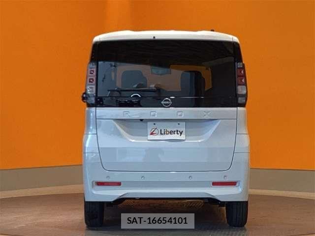 Nissan ROOX 2026-01 8372135-8