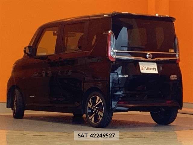 Nissan ROOX 2022-12 8372137-11