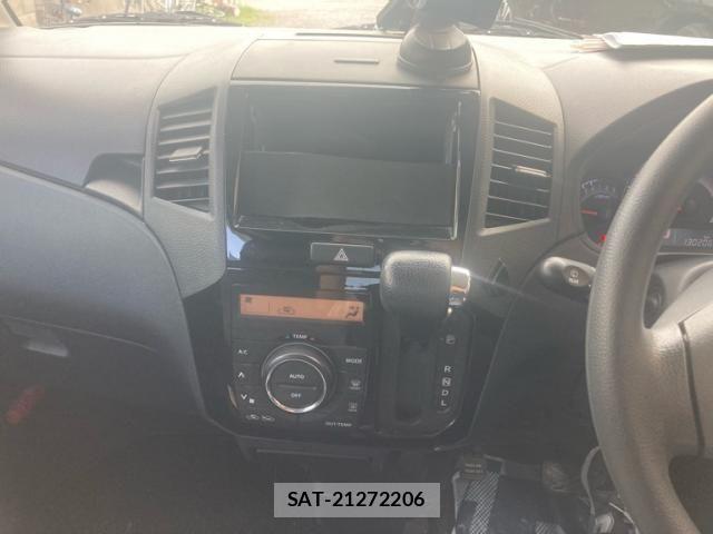Nissan ROOX 2011-07 8372144-21