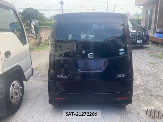 Nissan ROOX 2011-07 8372144-3