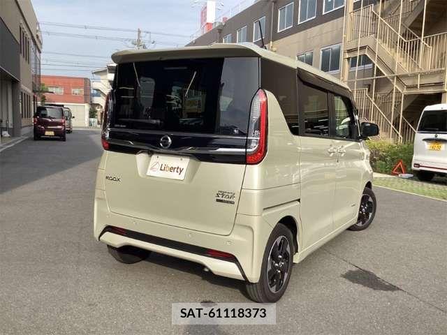 Nissan ROOX 2023-03 8372138-5