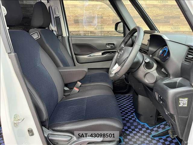 Nissan ROOX 2020-12 8414749-9