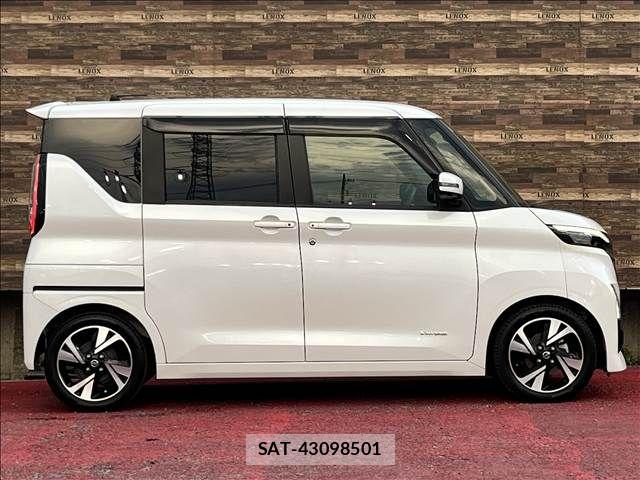 Nissan ROOX 2020-12 8414749-3