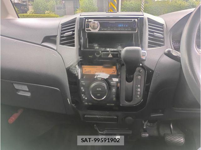 Nissan ROOX 2010-12 8414752-6