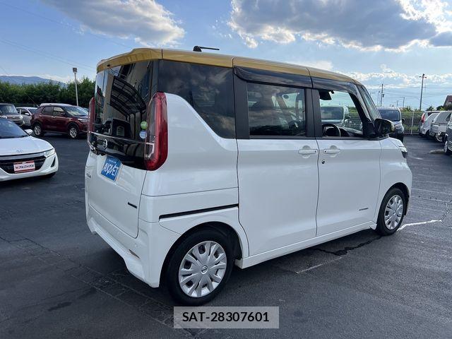 Nissan ROOX 2020-11 8414750-3