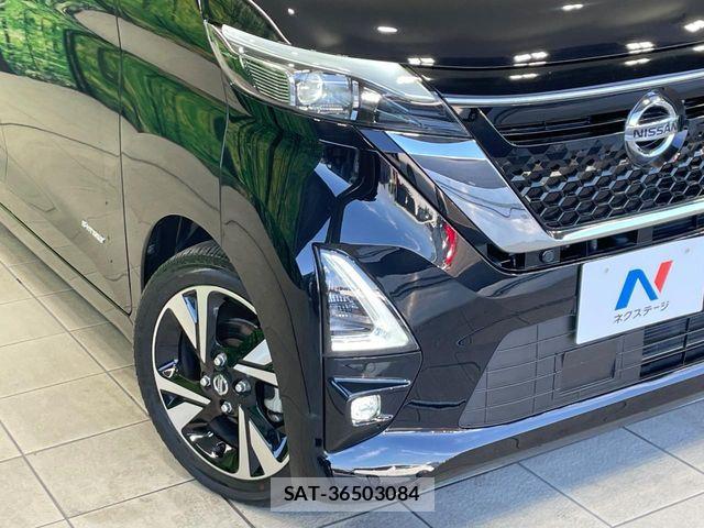 Nissan ROOX 2022-11 8438812-11