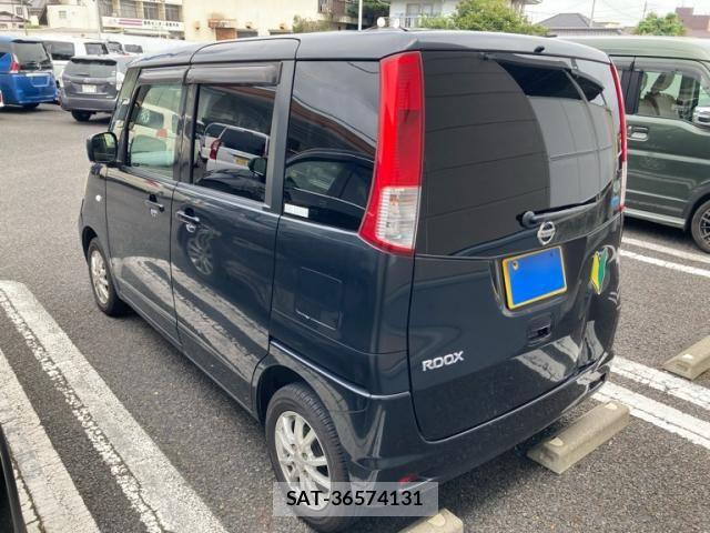 Nissan ROOX 2011-11 8438815-2