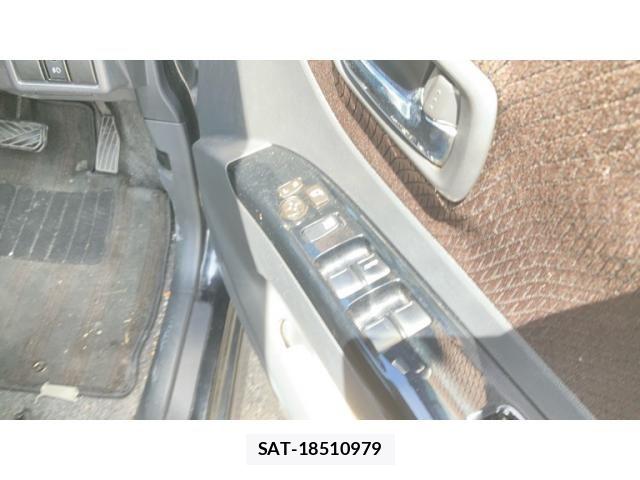 Nissan ROOX 2012-04 8458349-12