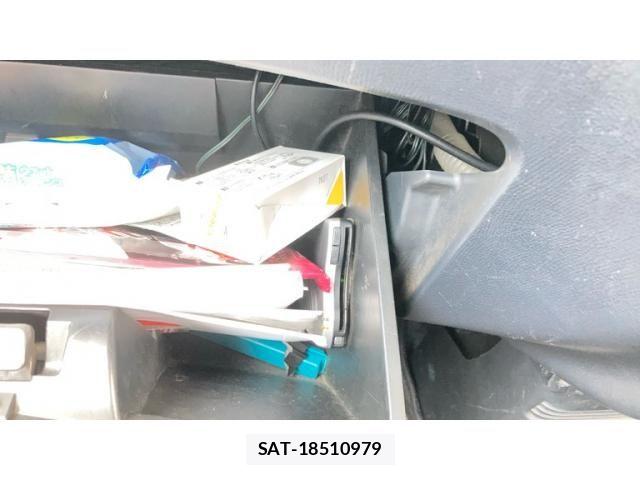 Nissan ROOX 2012-04 8458349-18