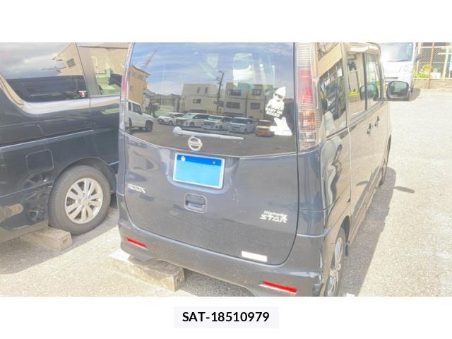 Nissan ROOX 2012-04 8458349-3