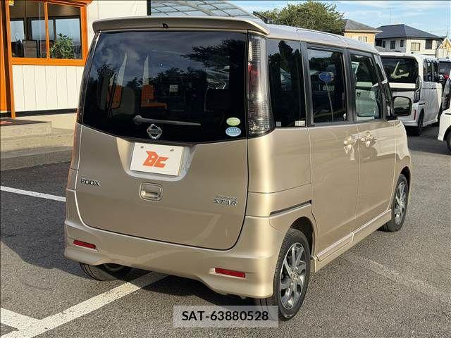 Nissan ROOX 2010-09 8486043-23