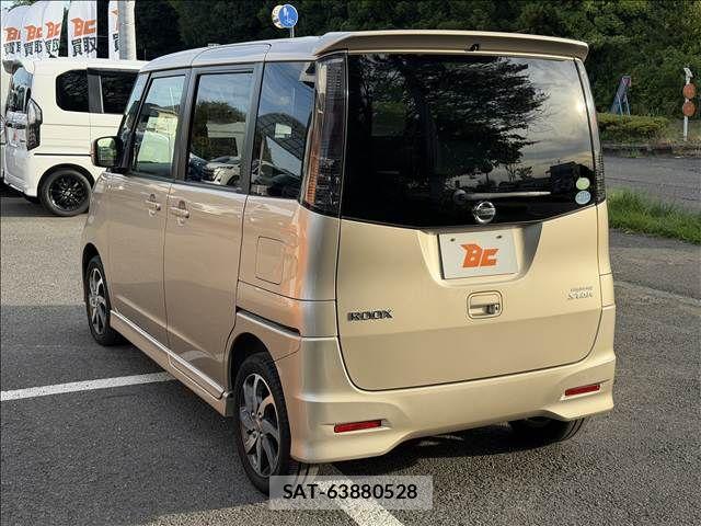 Nissan ROOX 2010-09 8486043-7