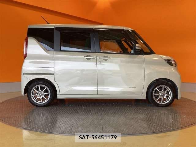 Nissan ROOX 2023-01 8486040-7