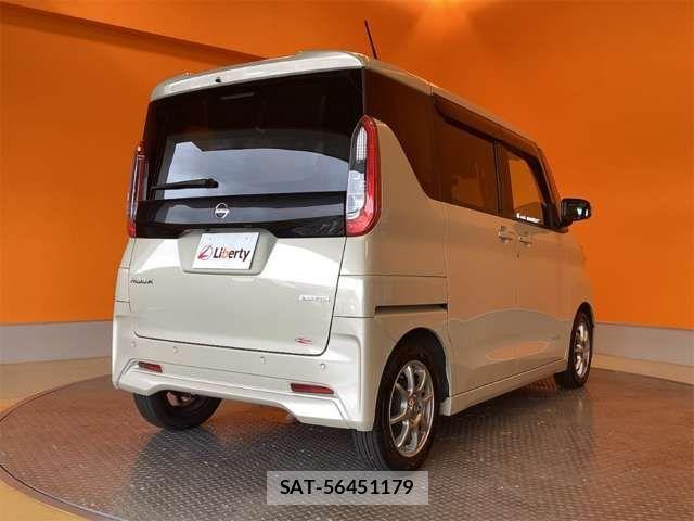 Nissan ROOX 2023-01 8486040-8