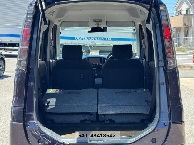 Nissan ROOX 2012-04 8486042-13