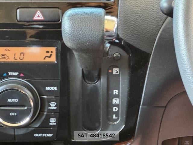 Nissan ROOX 2012-04 8486042-23