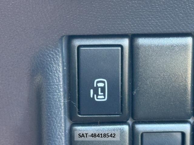 Nissan ROOX 2012-04 8486042-25