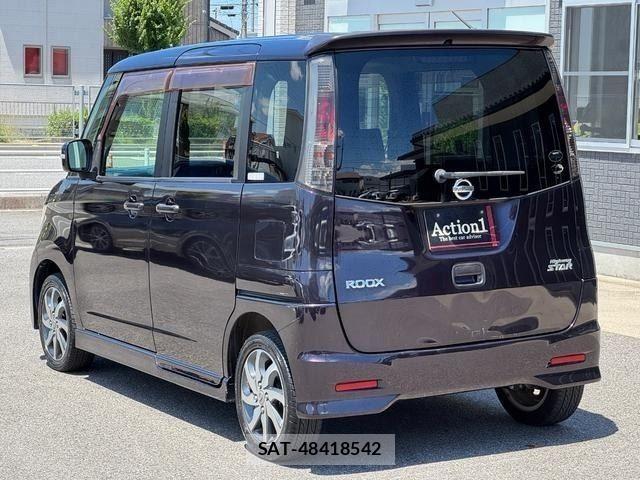 Nissan ROOX 2012-04 8486042-3