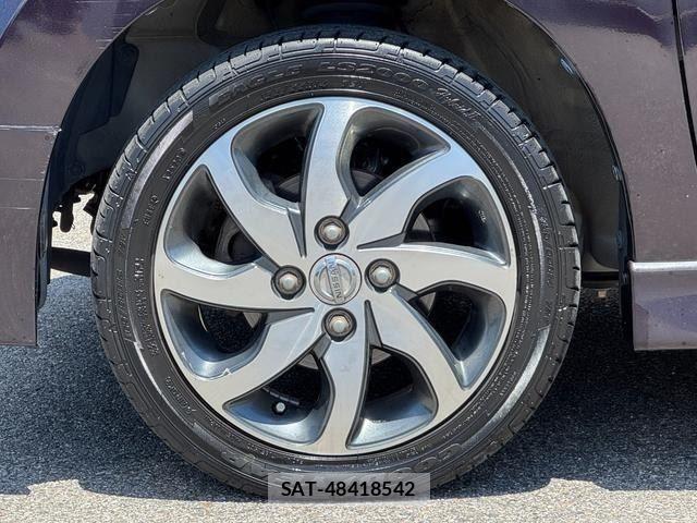Nissan ROOX 2012-04 8486042-7