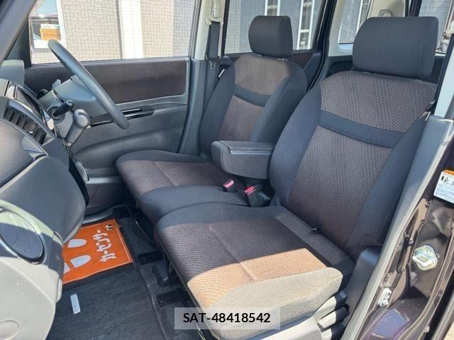 Nissan ROOX 2012-04 8486042-8