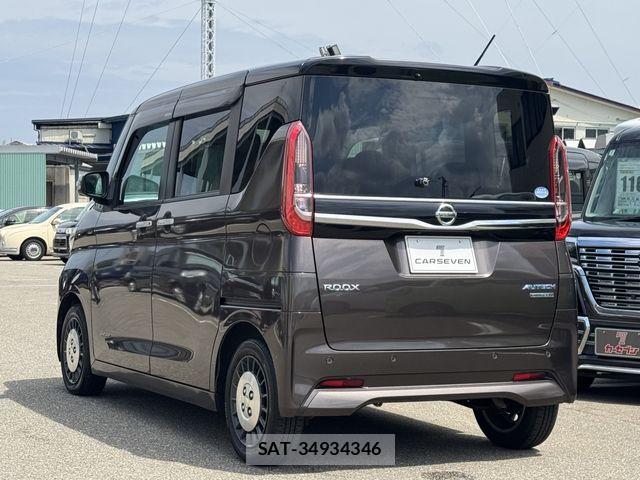Nissan ROOX 2020-04 8527159-7