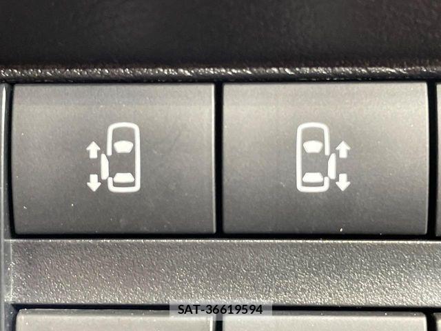 Nissan ROOX 2022-08 8527142-4