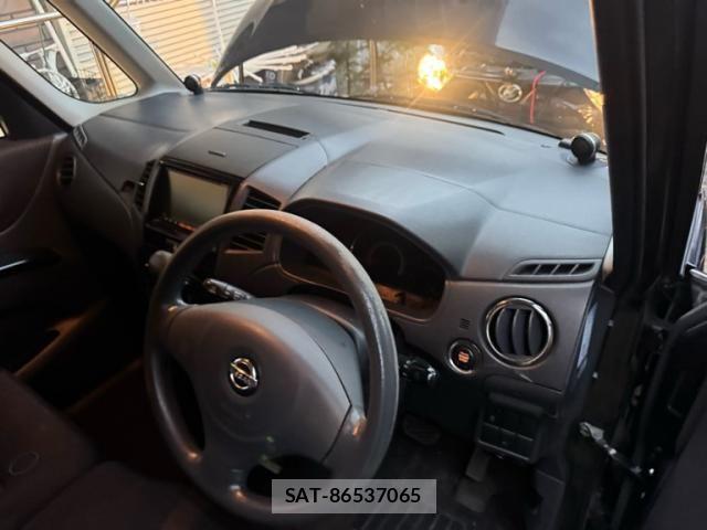 Nissan ROOX 2012-07 8527166-9